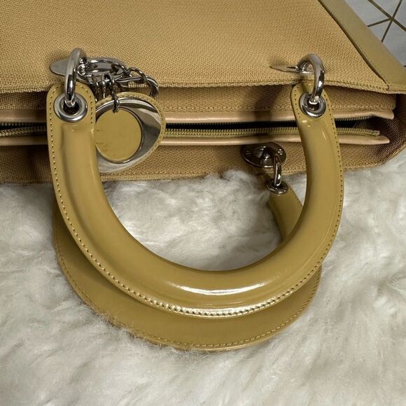💯Authentic LADY DIOR PATENT LEATHER HANDBAG🍀 - Picture 14 of 17
